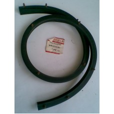 MB365141 MITSUBISHI  LANCER SW ARKA SOL SAĞ KAPI LASTİK